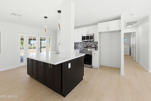 7100 S LA ROSA Drive, Tempe, AZ 85283