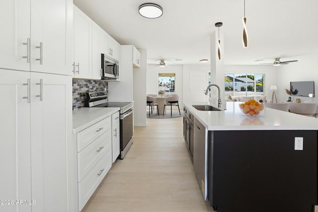 7100 S LA ROSA Drive, Tempe, AZ 85283