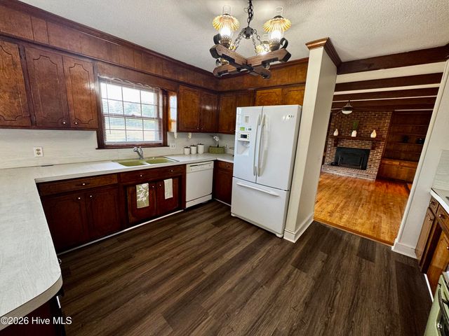 1307 Cogdell Drive, Kinston, NC 28501