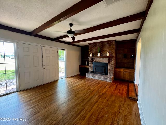 1307 Cogdell Drive, Kinston, NC 28501