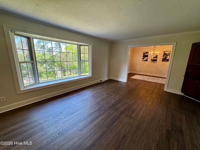 1307 Cogdell Drive, Kinston, NC 28501
