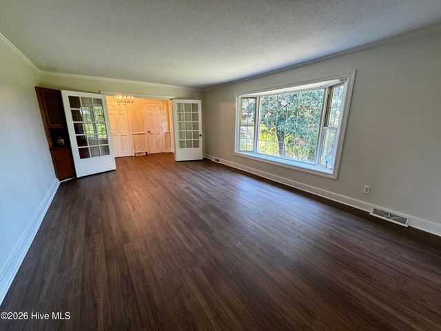 1307 Cogdell Drive, Kinston, NC 28501