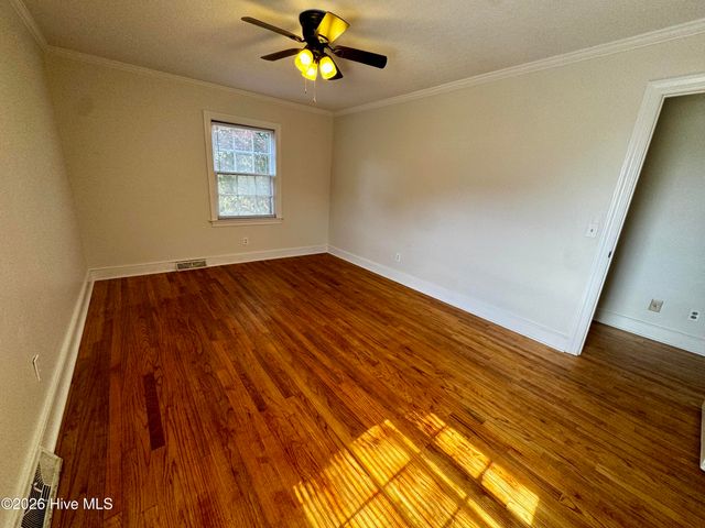 1307 Cogdell Drive, Kinston, NC 28501