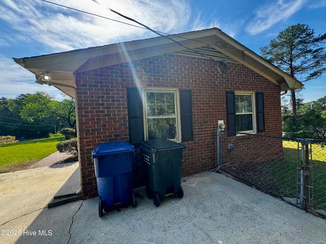 1307 Cogdell Drive, Kinston, NC 28501