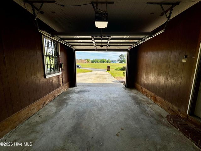 1307 Cogdell Drive, Kinston, NC 28501