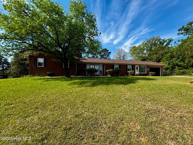 1307 Cogdell Drive, Kinston, NC 28501