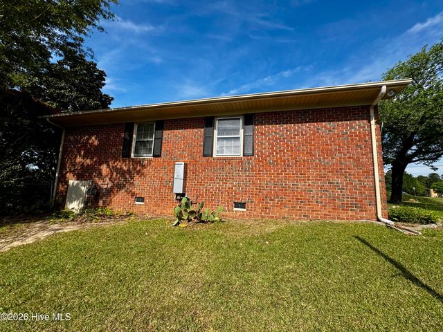 1307 Cogdell Drive, Kinston, NC 28501