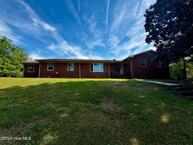 1307 Cogdell Drive, Kinston, NC 28501