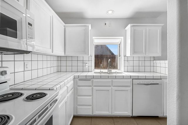 6253 W San Carlos Avenue, Fresno, CA 93723