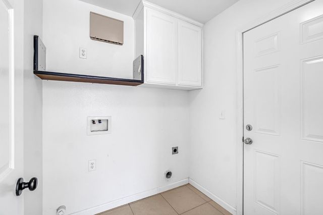 6253 W San Carlos Avenue, Fresno, CA 93723