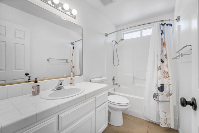 6253 W San Carlos Avenue, Fresno, CA 93723