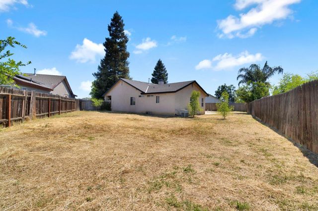6253 W San Carlos Avenue, Fresno, CA 93723
