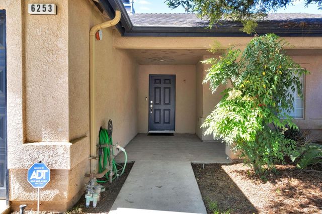 6253 W San Carlos Avenue, Fresno, CA 93723