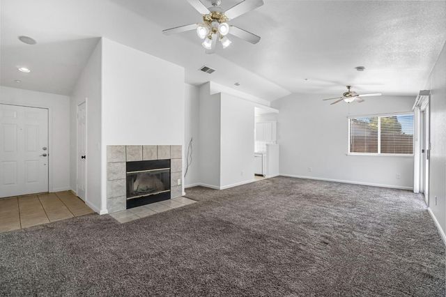 6253 W San Carlos Avenue, Fresno, CA 93723