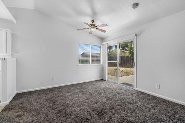 6253 W San Carlos Avenue, Fresno, CA 93723