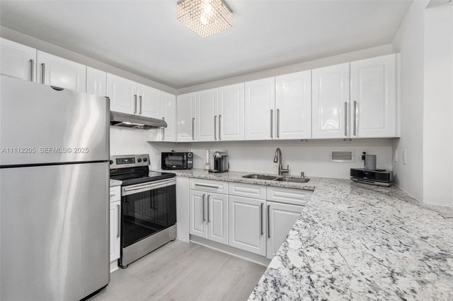 2301 Collins Avenue 328, Miami Beach, FL 33139