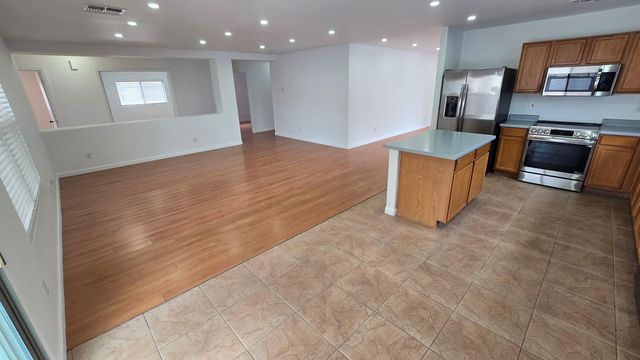 15537 W Gelding Drive, Surprise, AZ 85379