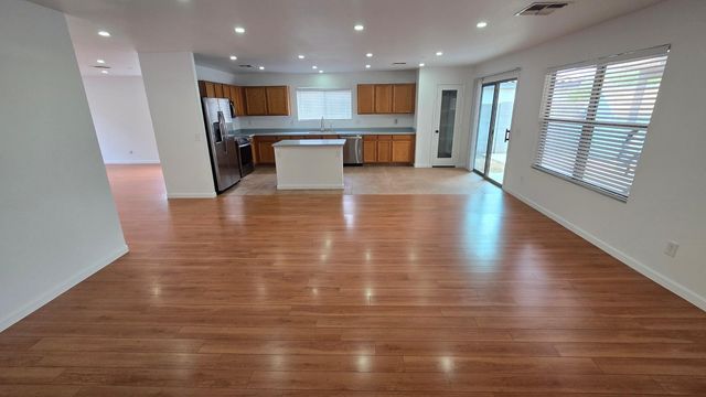 15537 W Gelding Drive, Surprise, AZ 85379