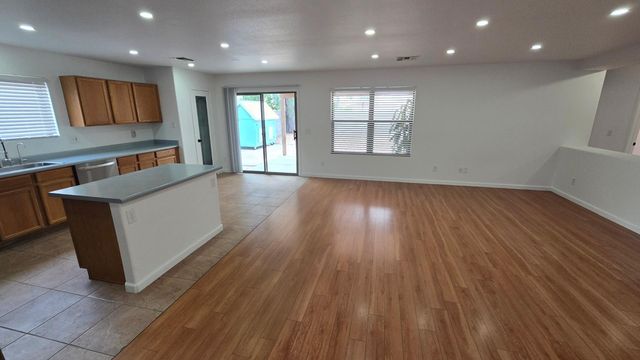 15537 W Gelding Drive, Surprise, AZ 85379