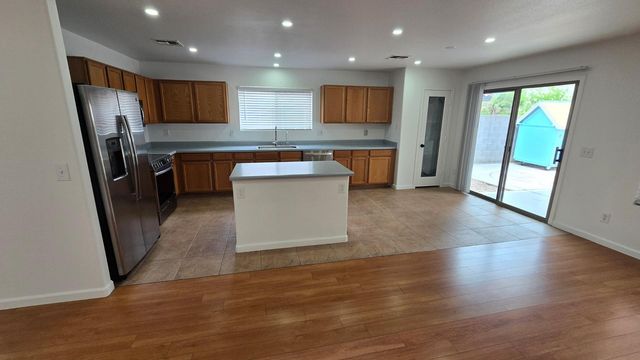 15537 W Gelding Drive, Surprise, AZ 85379