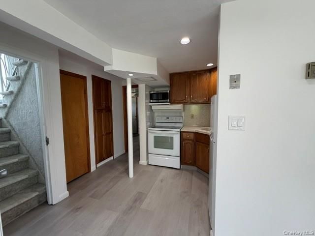 276 N Lewis Avenue, Lindenhurst, NY 11757