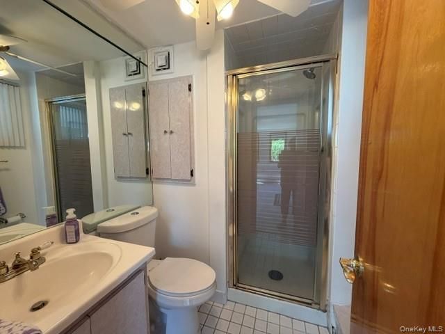 276 N Lewis Avenue, Lindenhurst, NY 11757