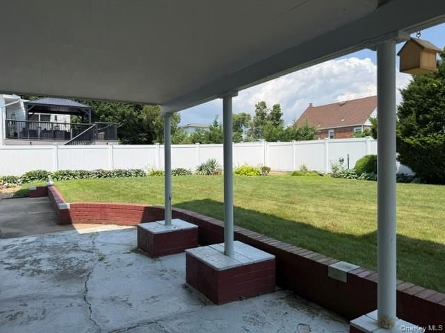 276 N Lewis Avenue, Lindenhurst, NY 11757