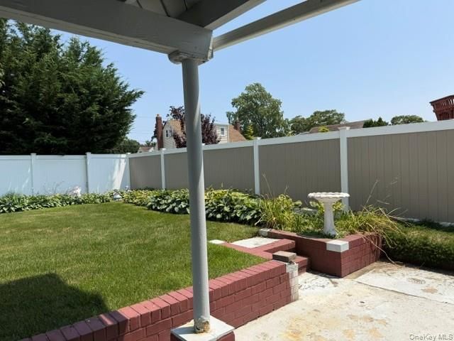 276 N Lewis Avenue, Lindenhurst, NY 11757