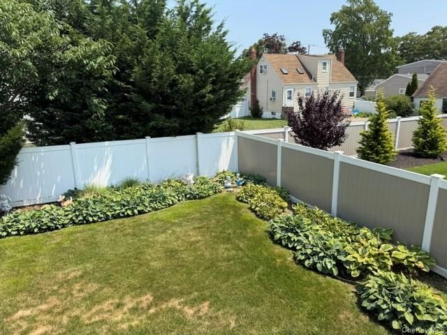 276 N Lewis Avenue, Lindenhurst, NY 11757