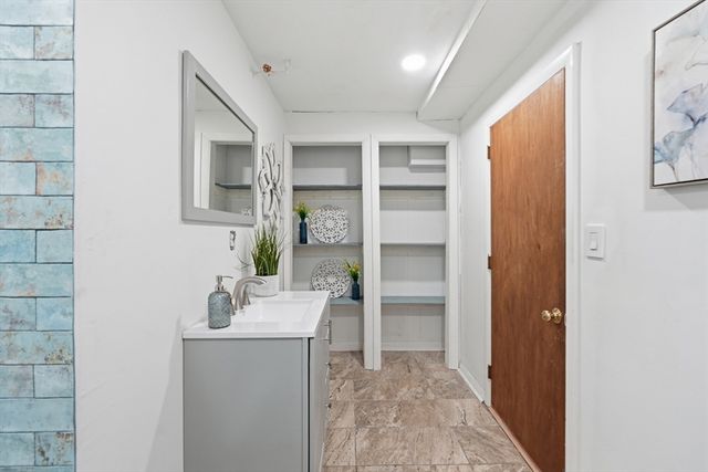 7 Cherry Ridge Road, Acton, MA 01720