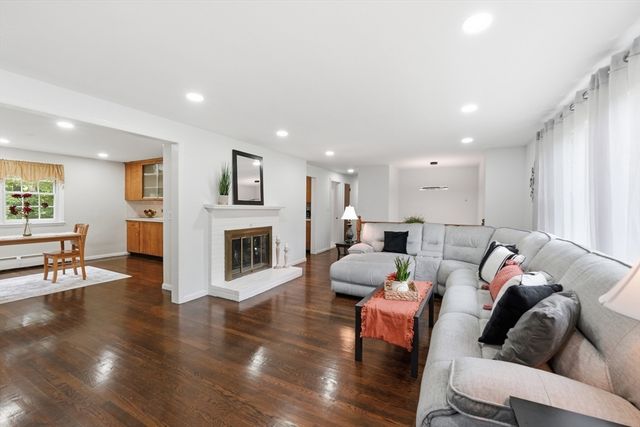 7 Cherry Ridge Road, Acton, MA 01720