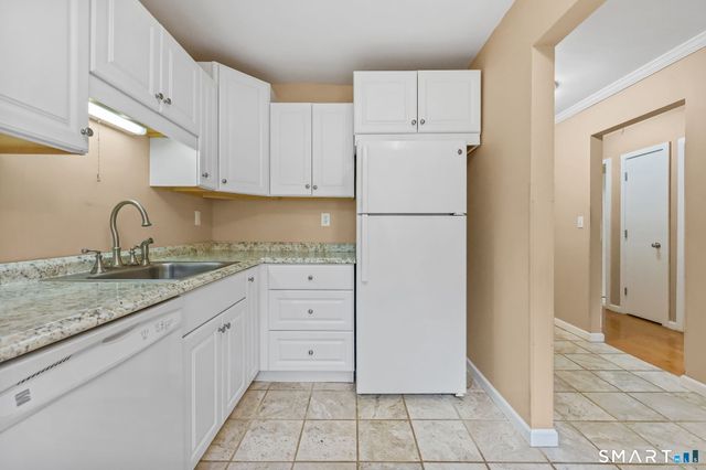 469 Asbury Ridge 469, Shelton, CT 06484