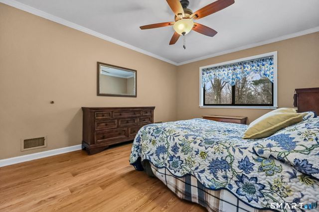 469 Asbury Ridge 469, Shelton, CT 06484