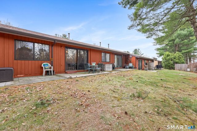 469 Asbury Ridge 469, Shelton, CT 06484