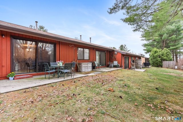 469 Asbury Ridge 469, Shelton, CT 06484