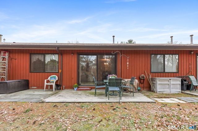 469 Asbury Ridge 469, Shelton, CT 06484