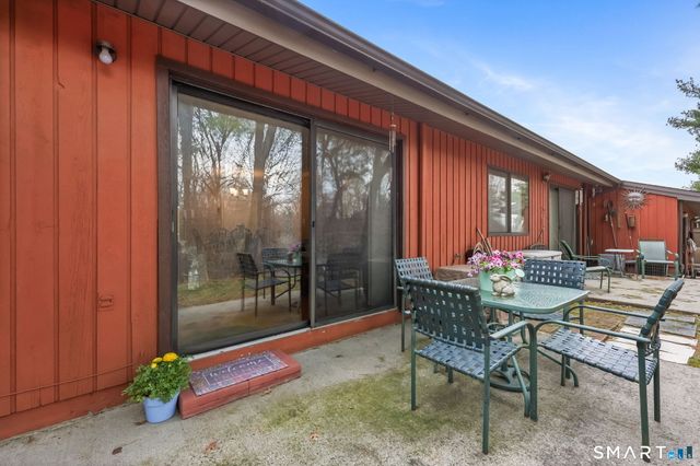 469 Asbury Ridge 469, Shelton, CT 06484