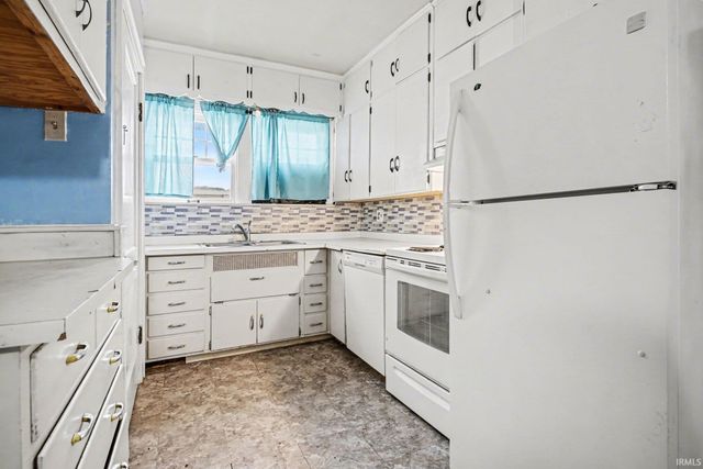 1510 E Beardsley Avenue, Elkhart, IN 46514