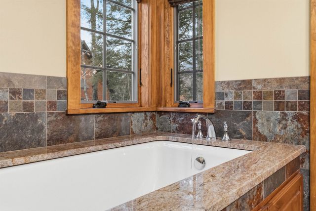 172 South Peak Road, Lincoln, NH 03251