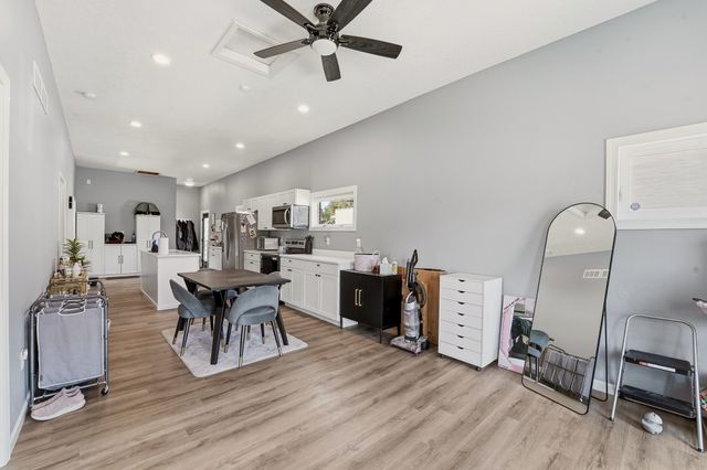 2301 E Grand Avenue, Des Moines, IA 50317