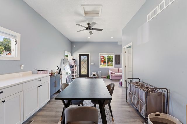 2301 E Grand Avenue, Des Moines, IA 50317
