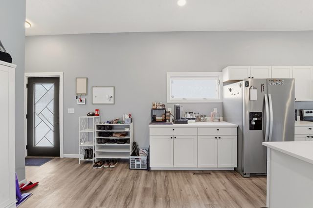 2301 E Grand Avenue, Des Moines, IA 50317