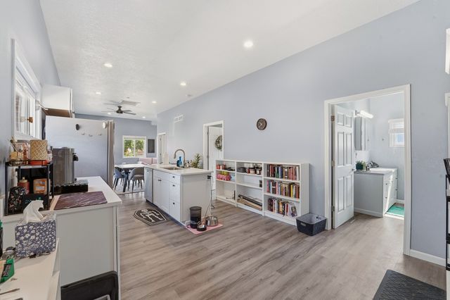2301 E Grand Avenue, Des Moines, IA 50317