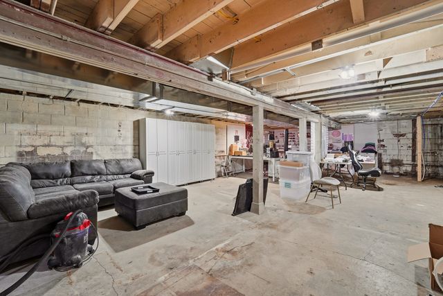 2301 E Grand Avenue, Des Moines, IA 50317
