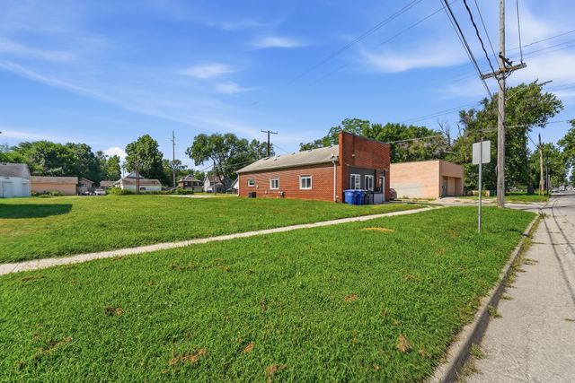 2301 E Grand Avenue, Des Moines, IA 50317