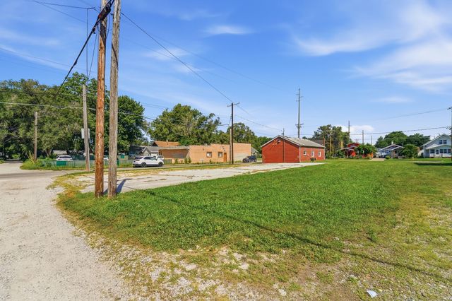 2301 E Grand Avenue, Des Moines, IA 50317