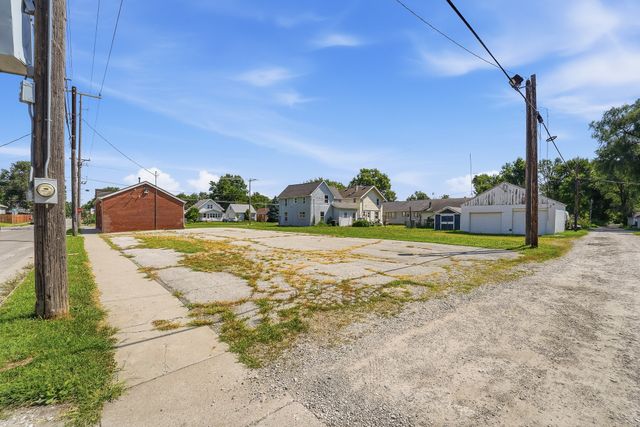 2301 E Grand Avenue, Des Moines, IA 50317