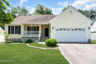 1137 Hawser Avenue, Manahawkin, NJ 08050