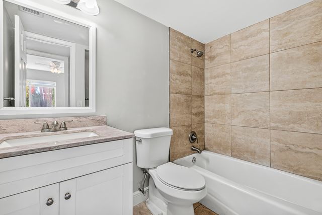 4999 Sable Pine Circle D2, West Palm Beach, FL 33417