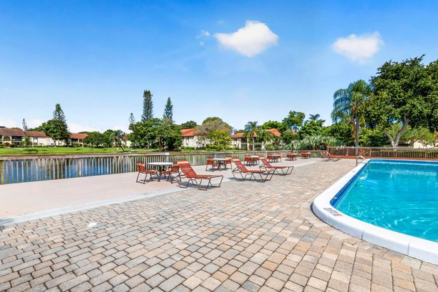 4999 Sable Pine Circle D2, West Palm Beach, FL 33417